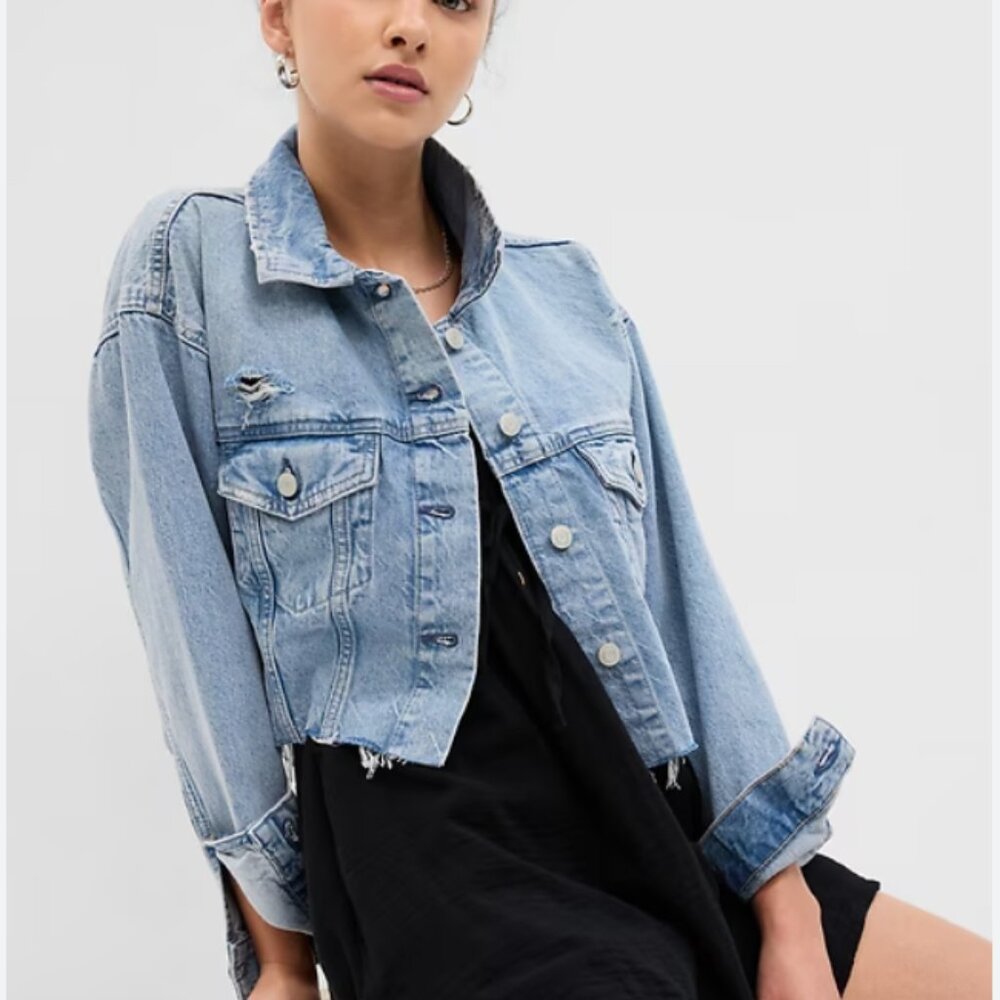 GAP UltraSoft Relaxed Cropped Icon Raw Hem Denim Jacket XS